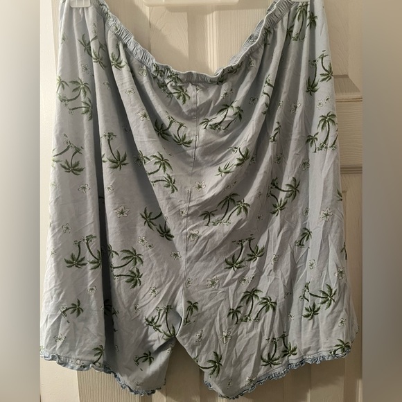 Other - 4X Tropical Print Shorts